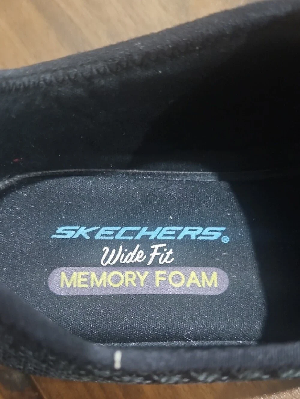 Skechers Women's Relax Fit Black Slip-On Knit Sneakers sz 9